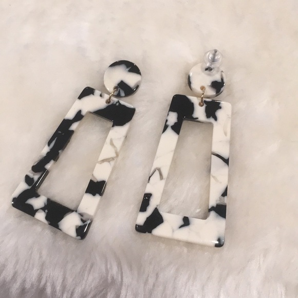 Marbled Rectangle Earrings - Picture 6 of 6